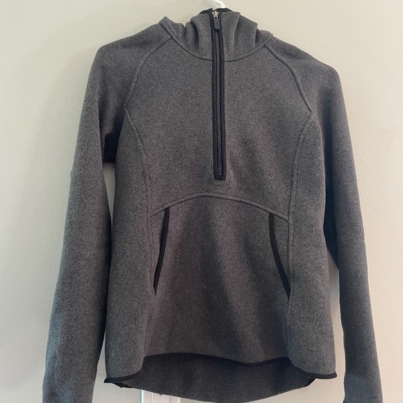Lululemon half zip - Picture 1 of 4